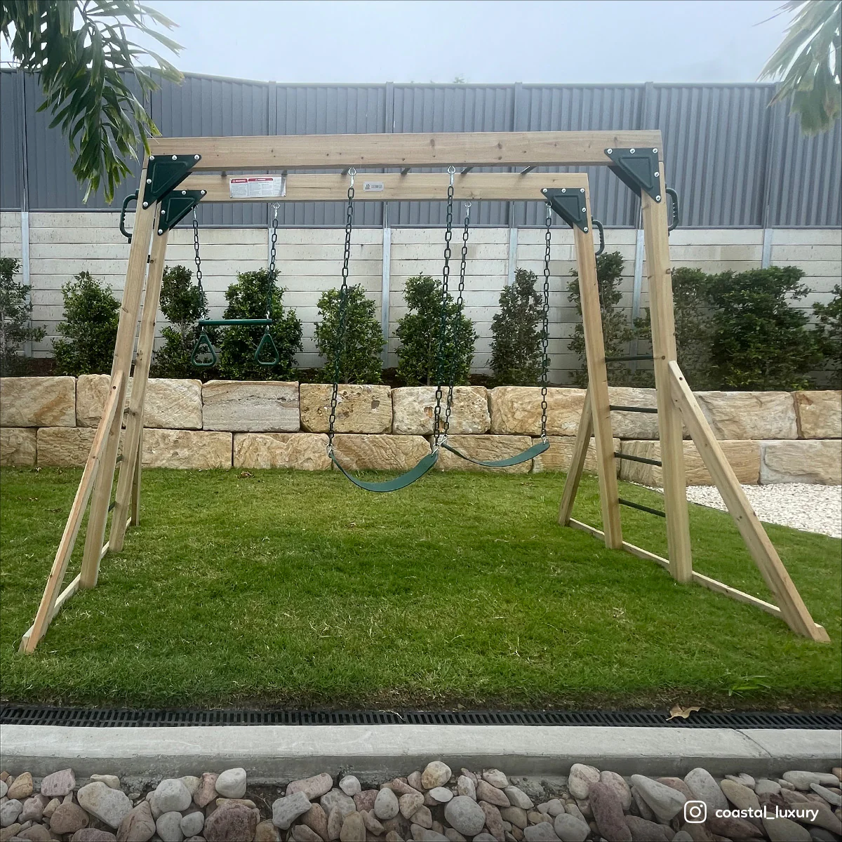 Daintree 2-in-1 Monkey Bars & Swing Set - Image 3