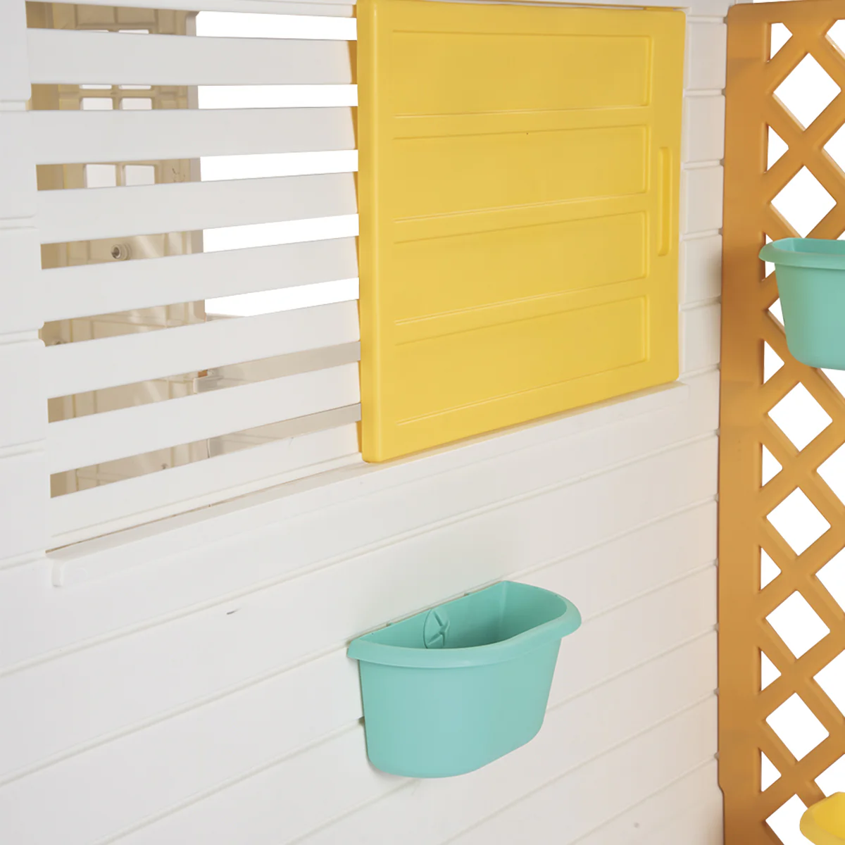 Dolu Garden Playhouse with Fence - Image 3