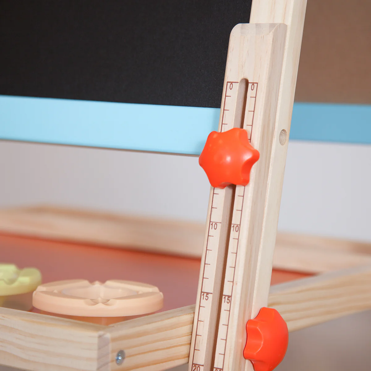 Multi-Functional Easel by Classic World - Image 6