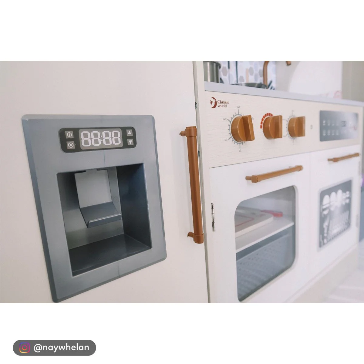 Superior Play Kitchen by Classic World - Image 8